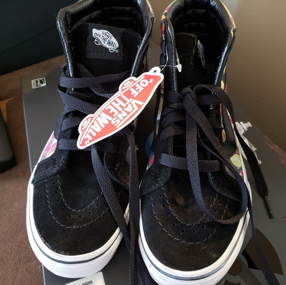 NEW Vans